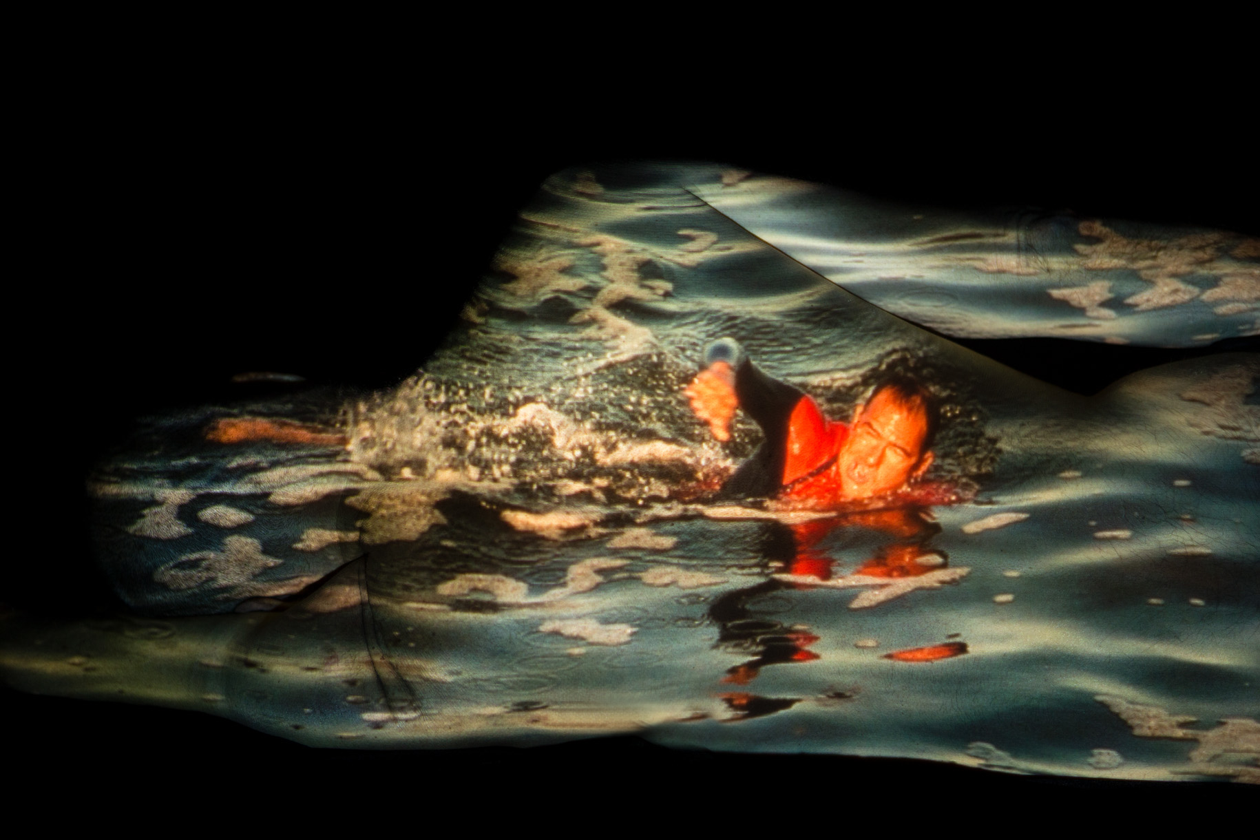<p>Gregory In The Sea – Archival Inkjet Diasec Print 1m x 0.66m (2012)</p>
