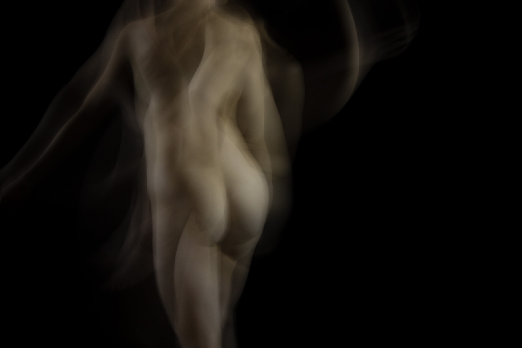<p>The Shape Of Her Back – Archival Inkjet Diasec Print, 0.66m x 1m (2013)</p>
