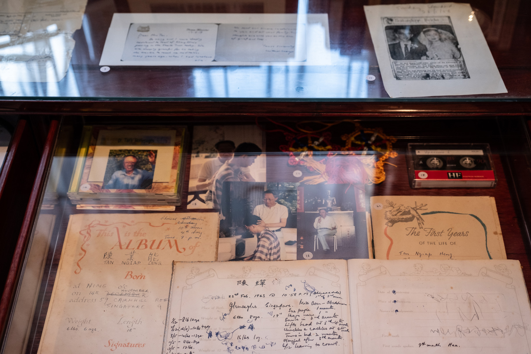 <p>Close up of memorobilia.</p>
