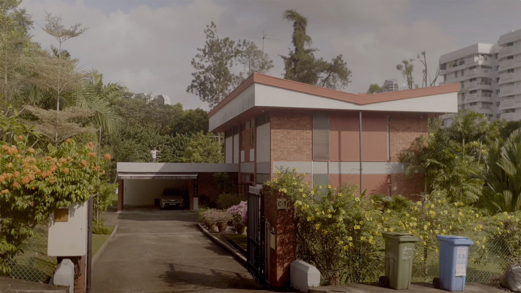 <p><em>A Dance for a House</em> (2023), Video 13 min 30 sec by Lei Yuan Bin.</p>
